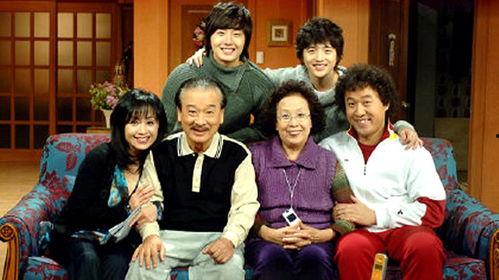 搞笑一家人1在线观看,笑料百出，温馨家庭欢乐多